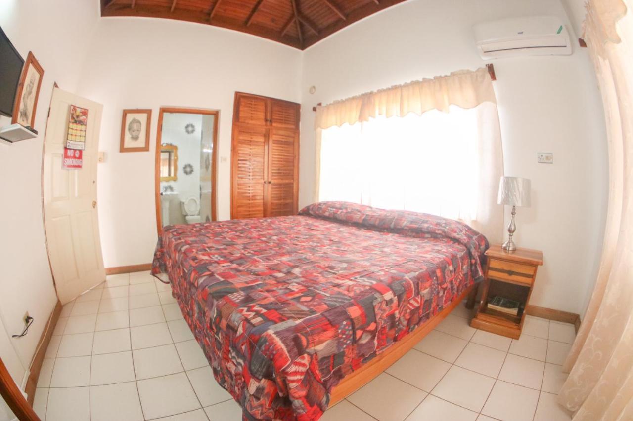 Van Villa Guesthouse Negril Exterior foto
